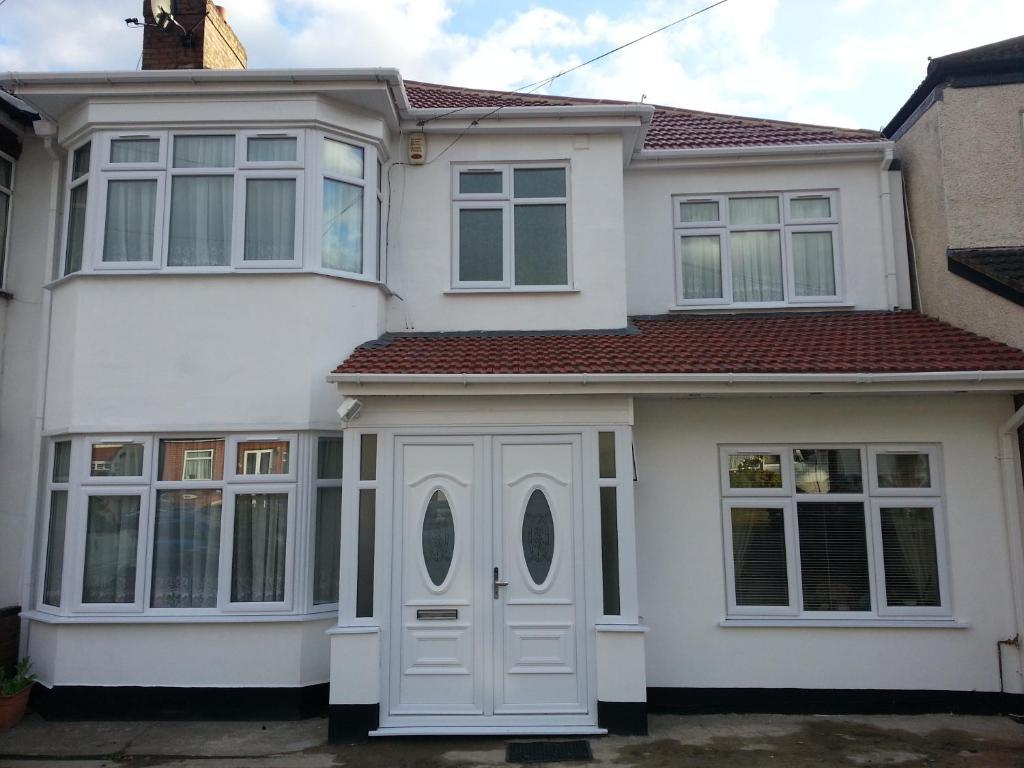 Apple House Wembley * Barnet
